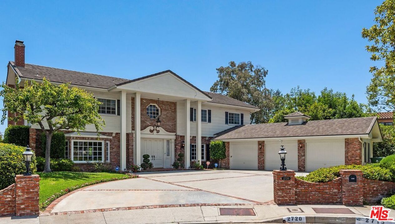 Property Photo: 2720 Aqua Verde Cir CA 90077
