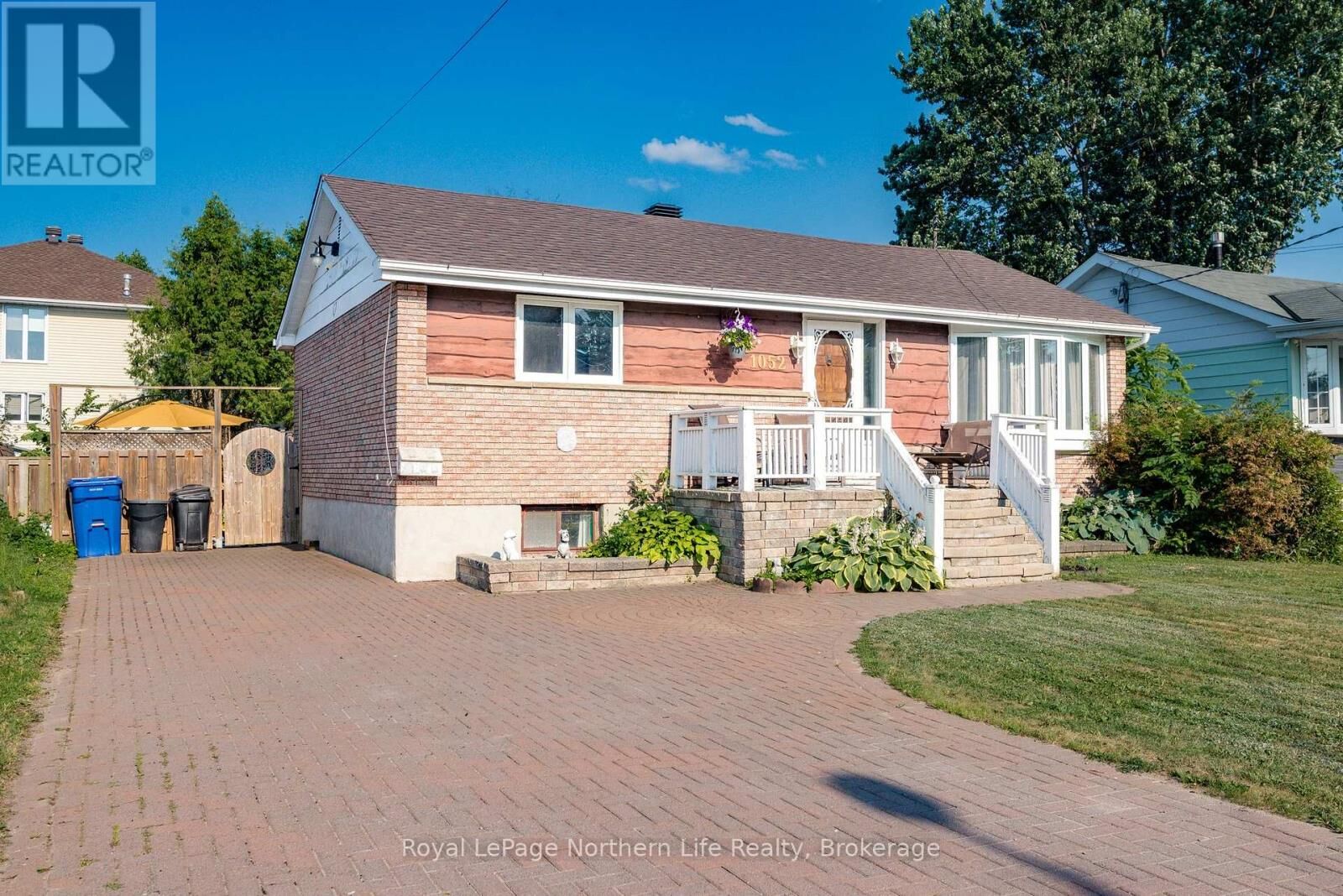 Property Photo: 1052 Frost Street ON P1B 6C9