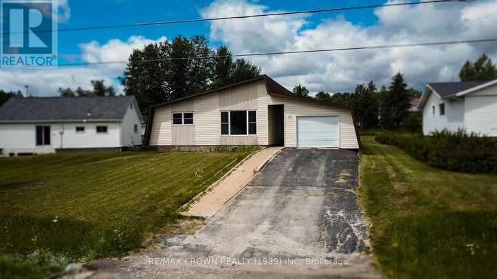 82 Neesomadina Avenue — photo 1