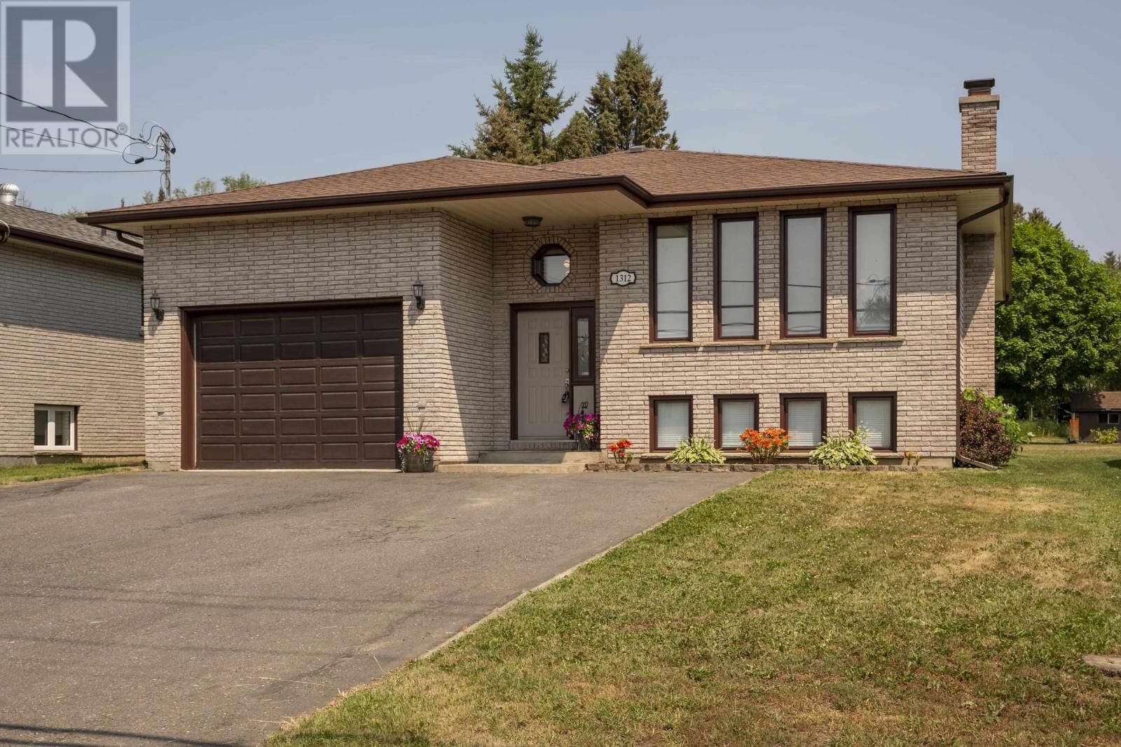 Property Photo:  1312 John Street Rd  ON P7B 2A3 