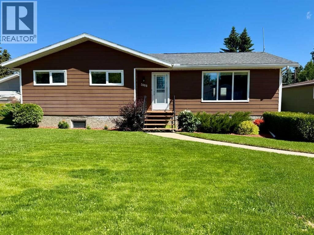 Property Photo: 5008 4 Avenue AB T0B 0V0