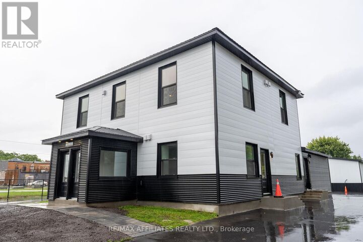Property Photo:  26 West First Street West 102  ON K6J 1B9 