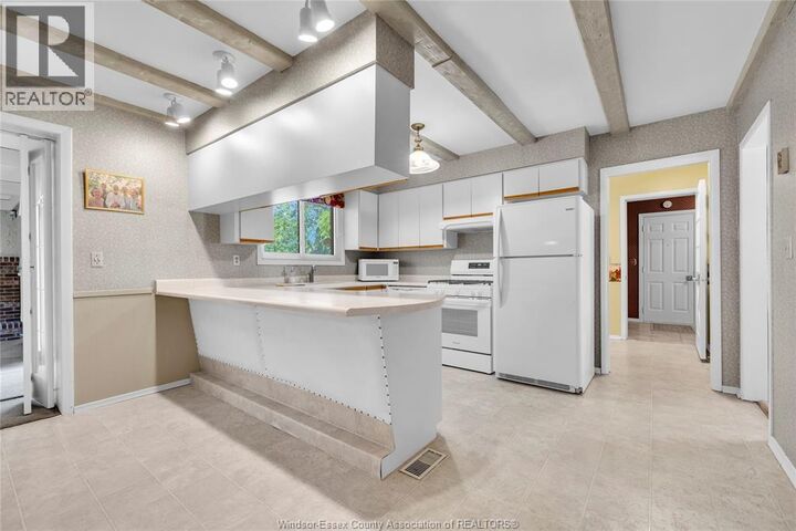 Property Photo:  333 Barry  ON N8N 2G2 