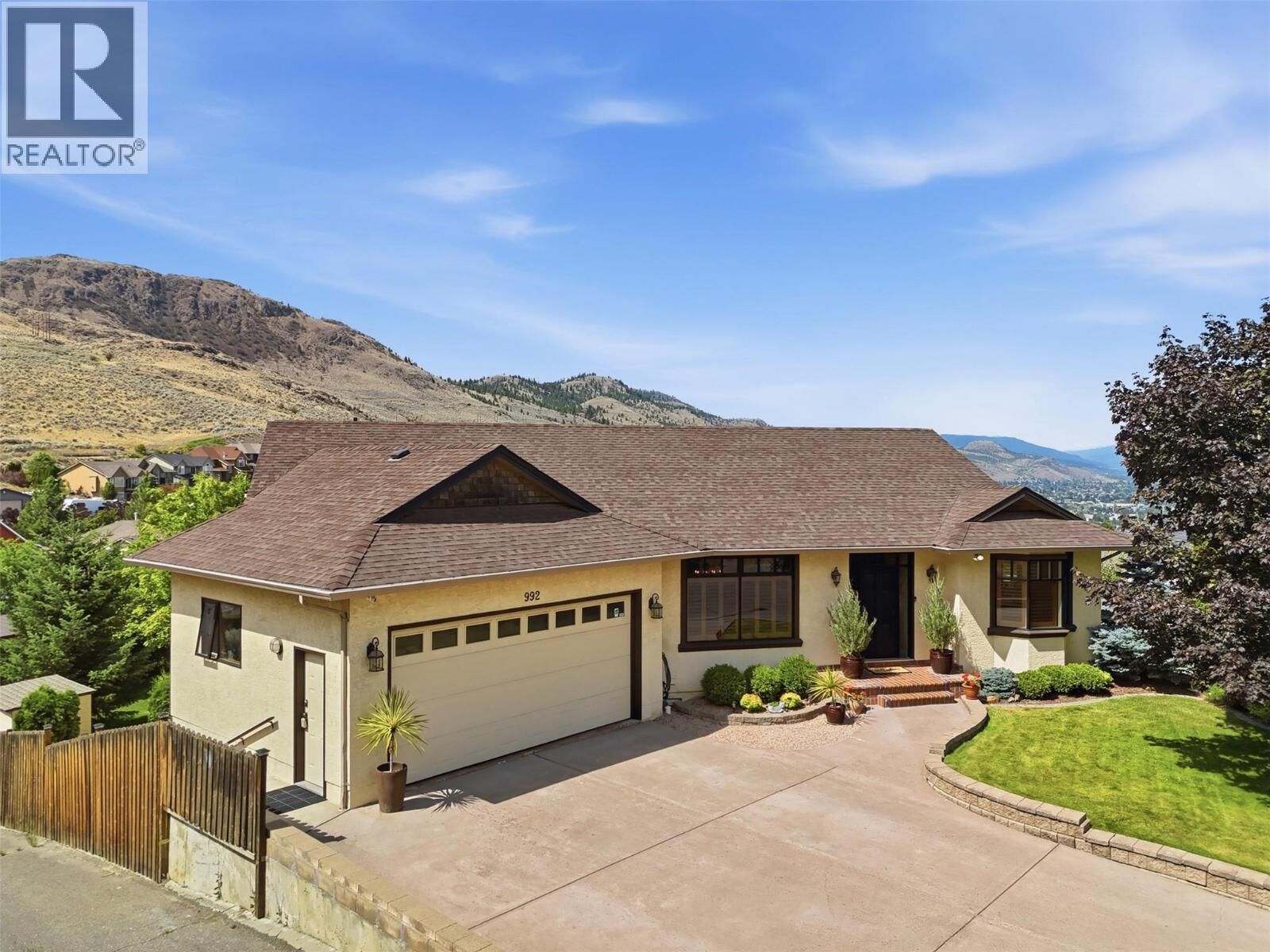 Property Photo: 992 Quail Court BC V2B 8P2