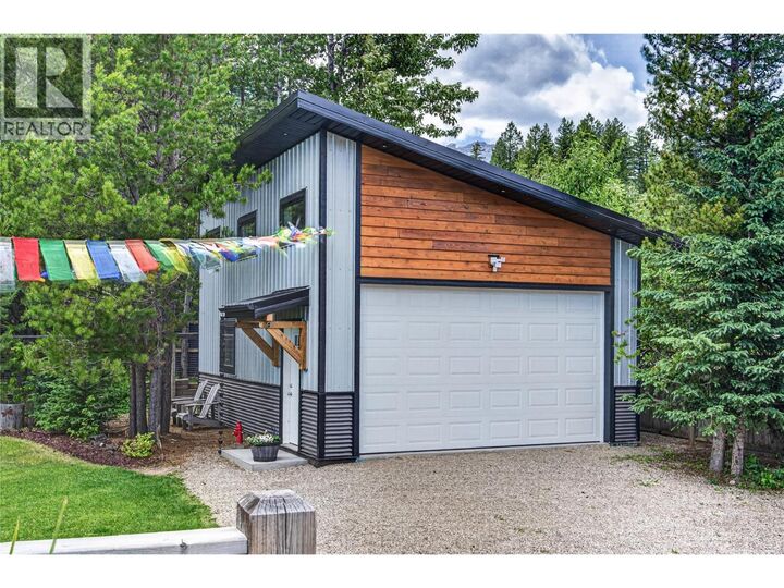 Property Photo: 34 Dawson Crescent BC V0B 1H0