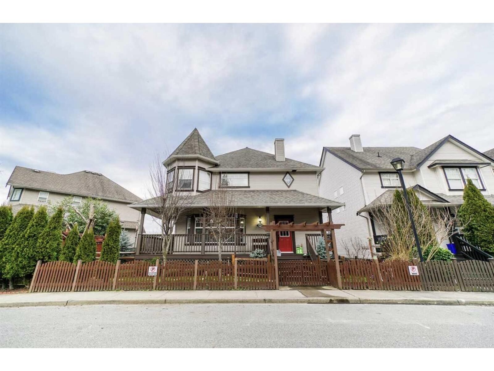 Property Photo: 46415 Bedford Parkway BC V2R 5N4
