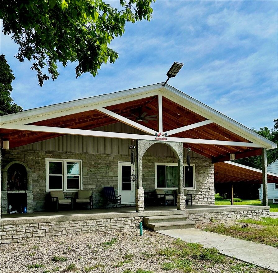 Property Photo:  152 E Broadway Street  IL 62501 