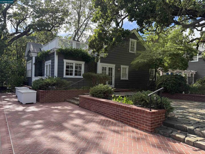 Property Photo:  7 Haciendas Rd  CA 94563 