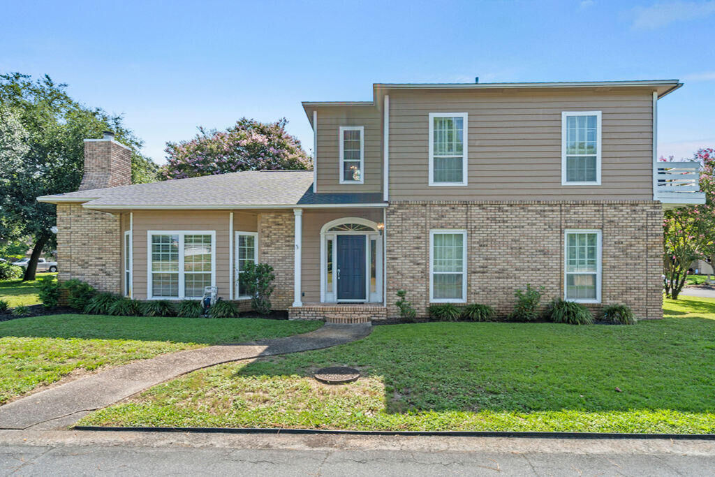 Property Photo: 895 Shalimar Court FL 32579