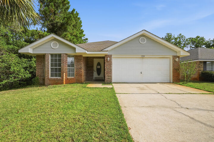 Property Photo:  1024 Freeport Court  FL 32569 