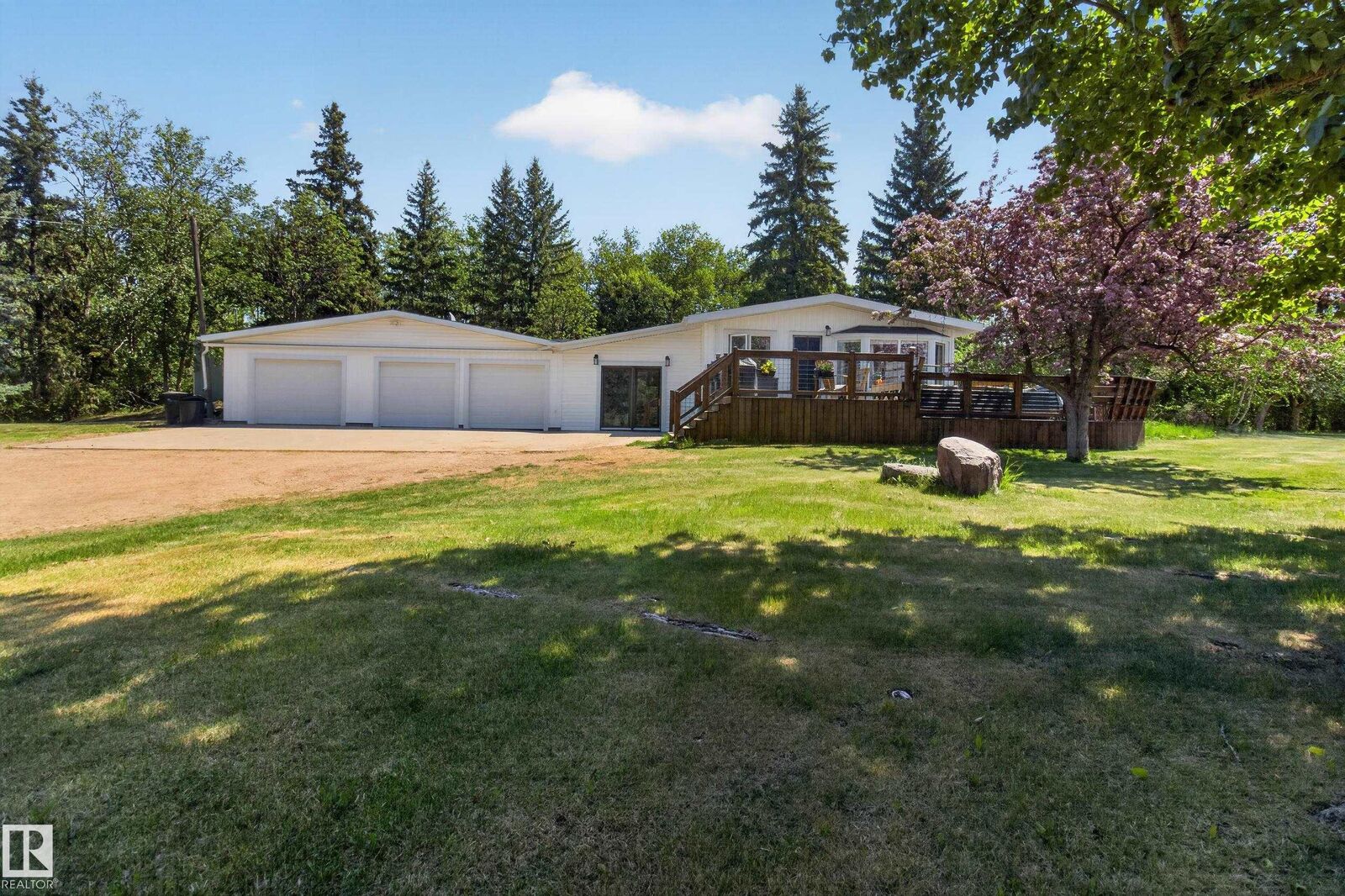 Property Photo:  51149 Rge Road 231 14  AB T8B 1K5 