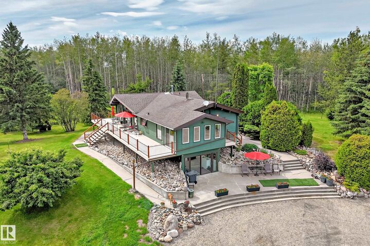 Property Photo: 52110 & 52112 Hghway 759 AB T0E 2H0
