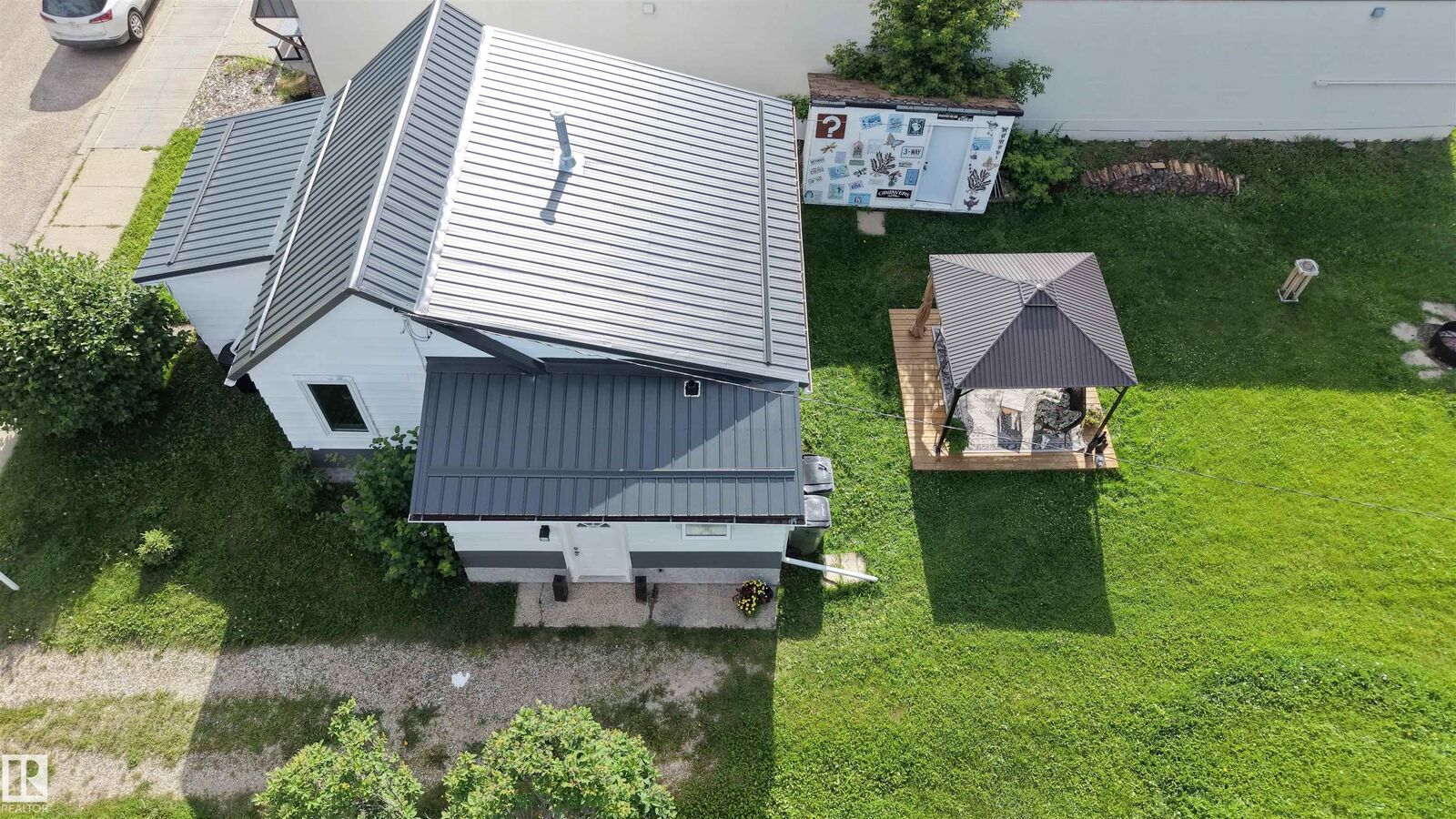 Property Photo: 4912 49 Avenue AB T0E 1V0