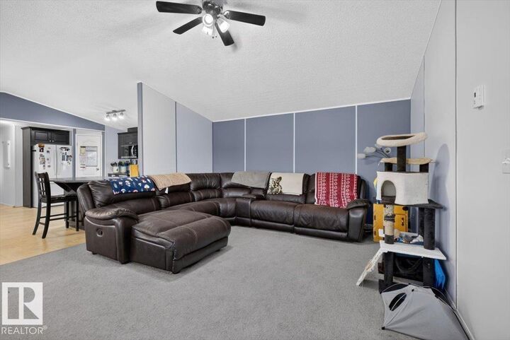 Property Photo: 1073 Aspen Drive East AB T9E 8R1