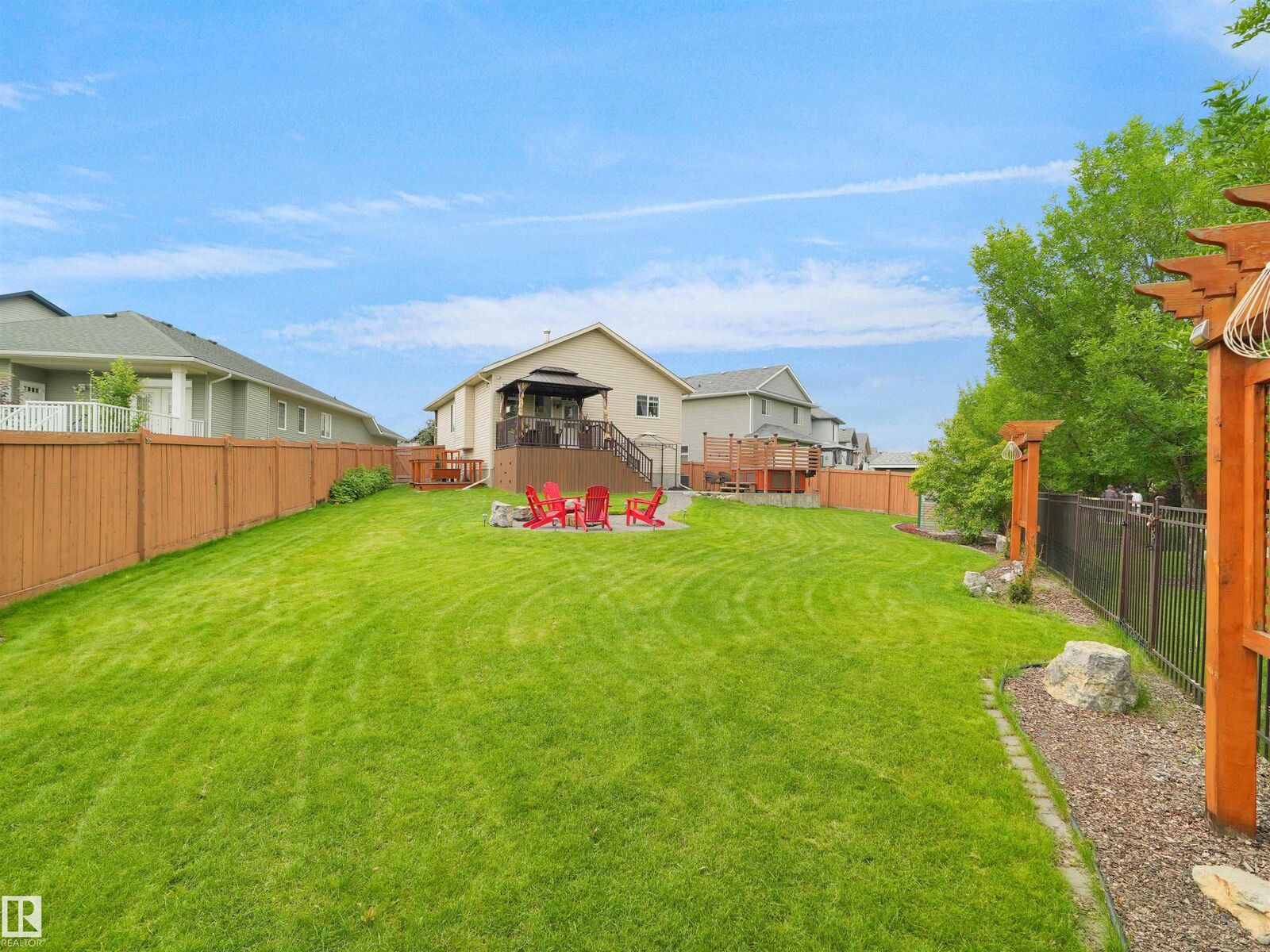 Property Photo:  3704 141 Avenue NW  AB T5Y 0E3 