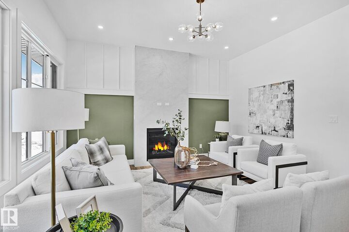 208 Falcon Crescent — photo 1