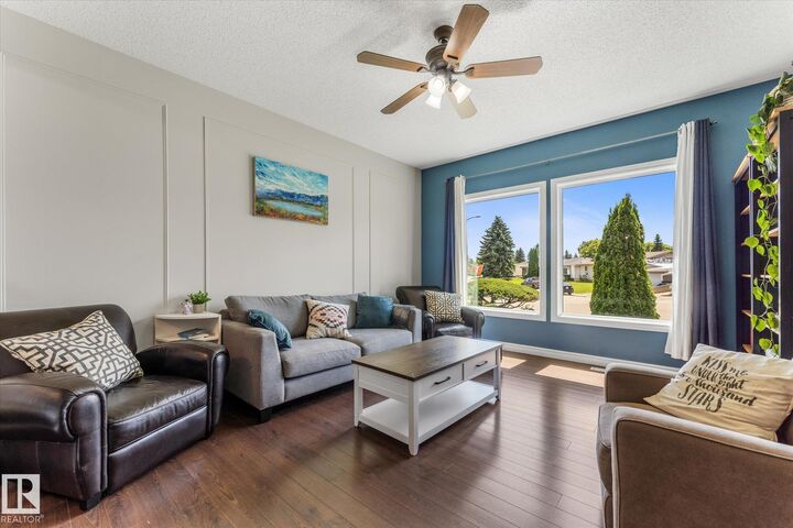 Property Photo:  20 Galen Crescent  AB T8N 2L2 
