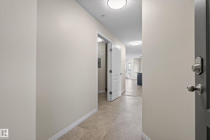 Property Photo: 7331 South Terwillegar Drive NW 6223 AB T6R 0L9