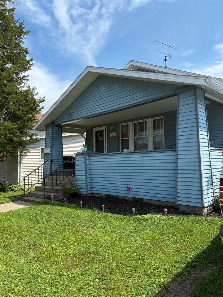 Property Photo:  424 E 7th Street  OH 43452 