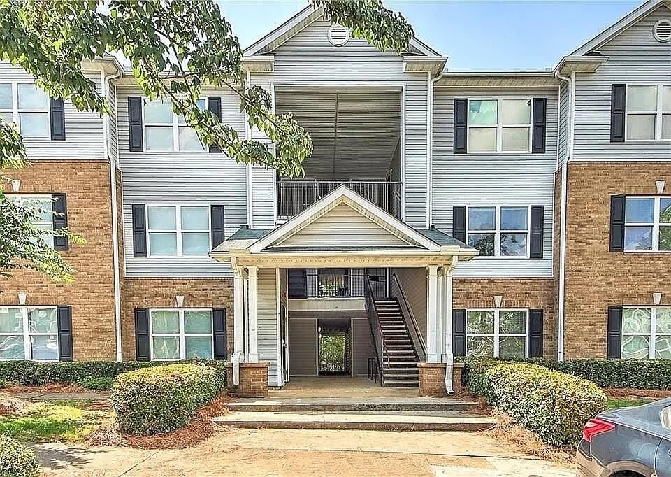 Property Photo:  6202 Fairington Ridge Circle  GA 30038 