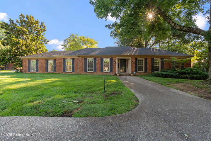 Property Photo: 2409 Chattesworth Ln KY 40242