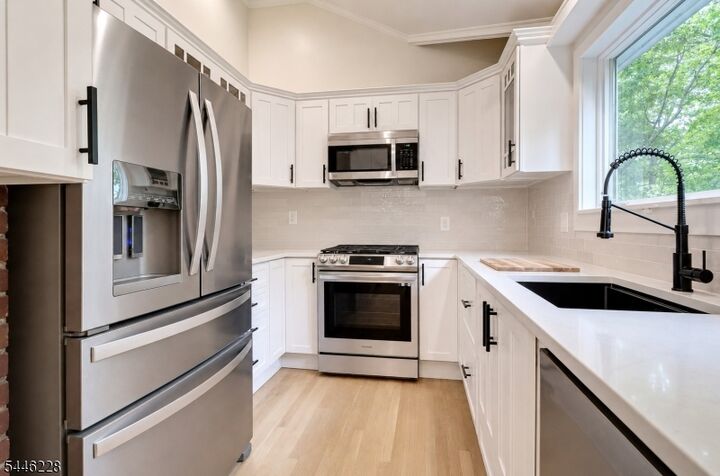 Property Photo:  68 Hillside Ave  NJ 07932 