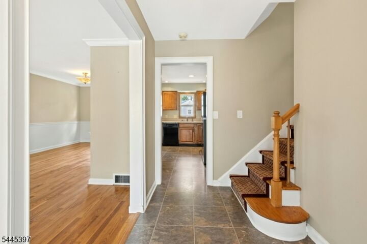 Property Photo:  1 Aberdeen Ct  NJ 07016 
