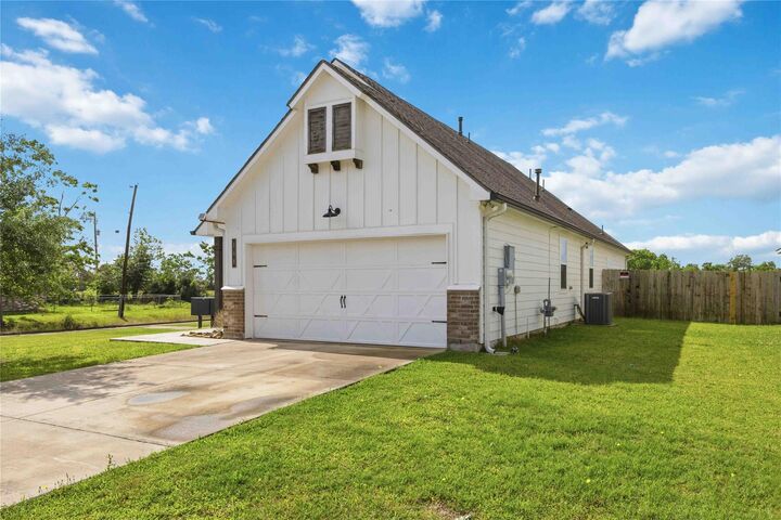 Property Photo: 148 Austin Road TX 77515