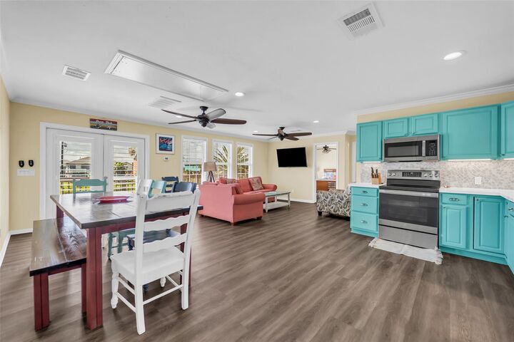 Property Photo: 610 Surf Drive TX 77541