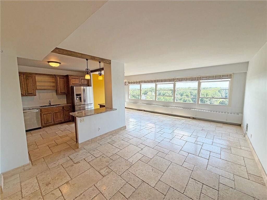 Property Photo:  333 W Meyer Boulevard 1215  MO 64113 