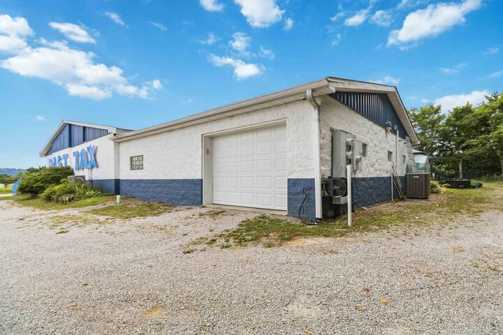 Property Photo:  4821 S Highway 27  KY 42501 