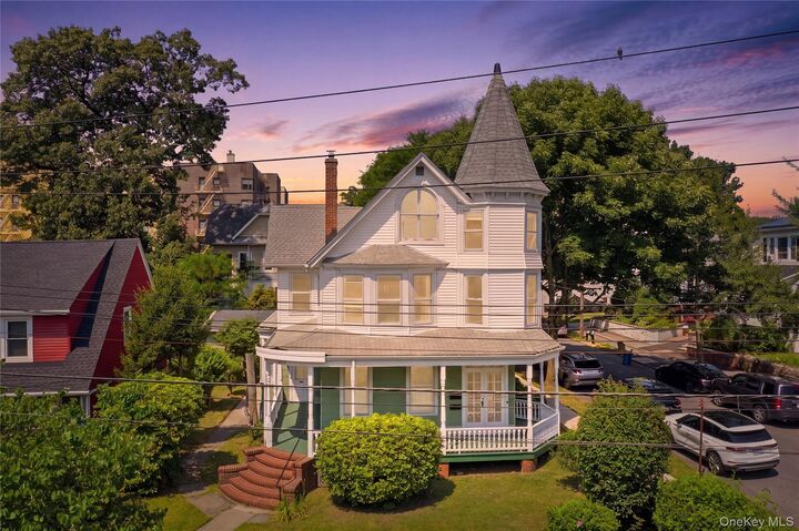 Property Photo: 4309 Vireo Avenue NY 10470