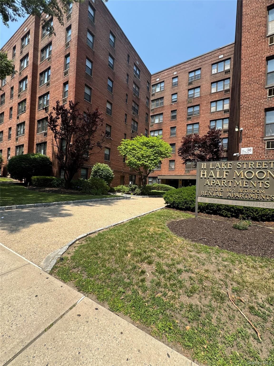 Property Photo:  11 Lake Street 7A  NY 10603 