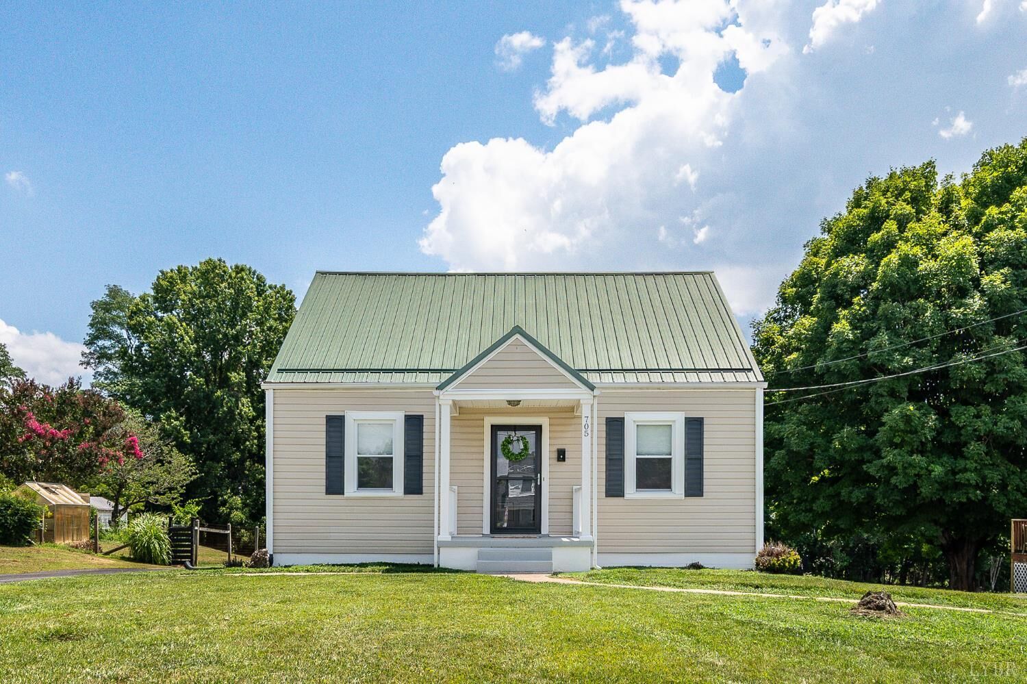 Property Photo:  705 Vine St  VA 24523 