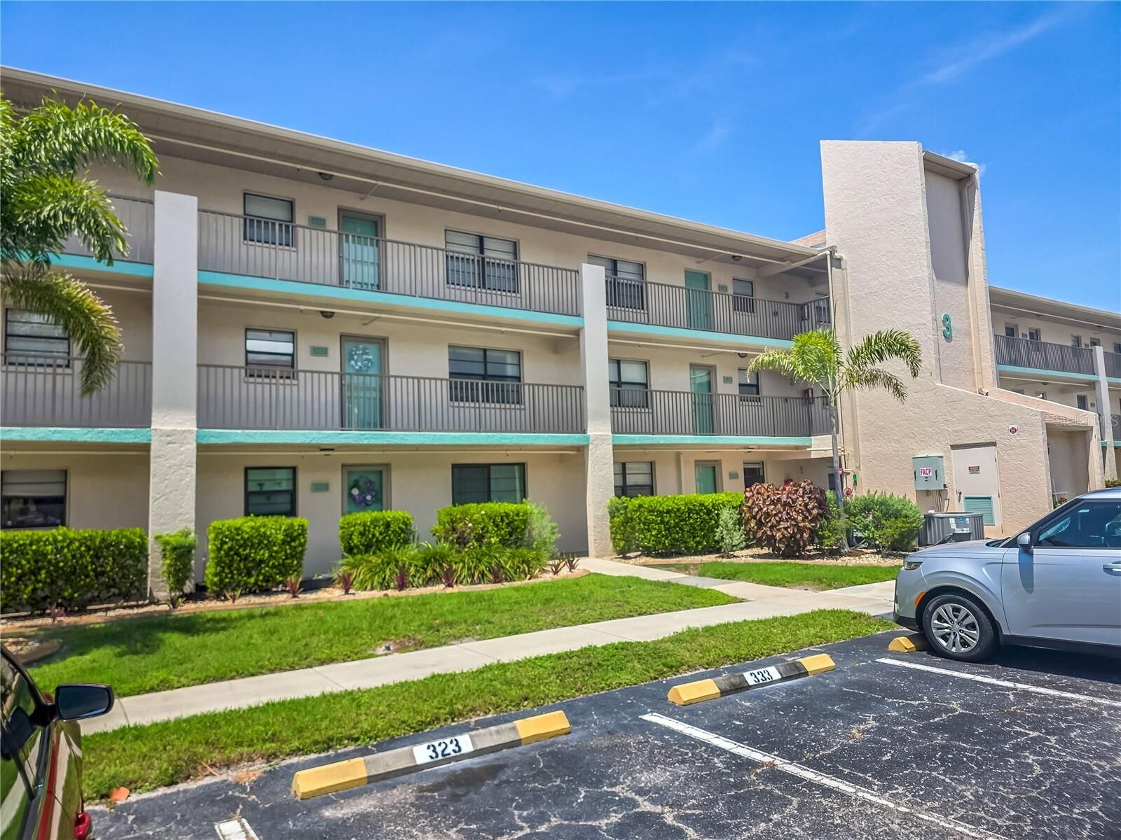 Property Photo: 175 Kings Highway Bldg 3 Unit 314 FL 33983
