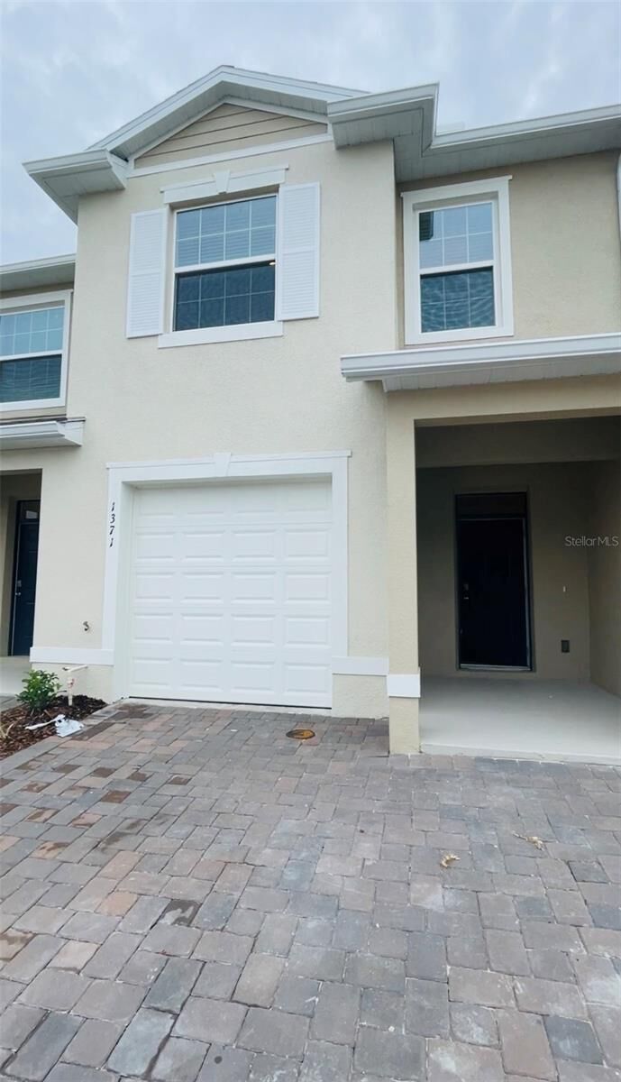 Property Photo: 1371 Isleta Loop FL 34741