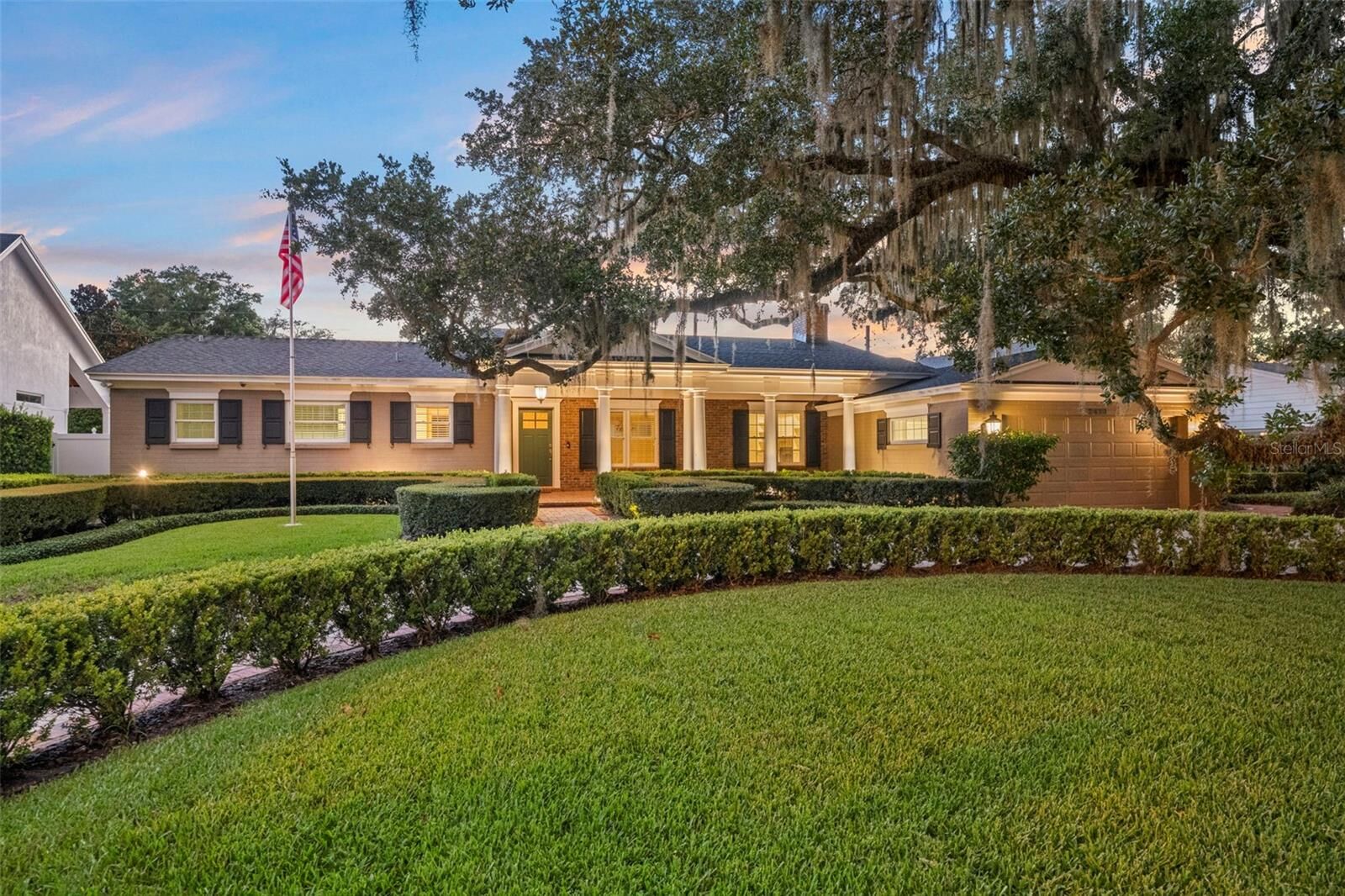 Property Photo:  2410 Lake Shore Drive  FL 32803 
