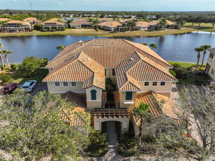 Property Photo:  1348 Emerald Dunes Drive  FL 33573 