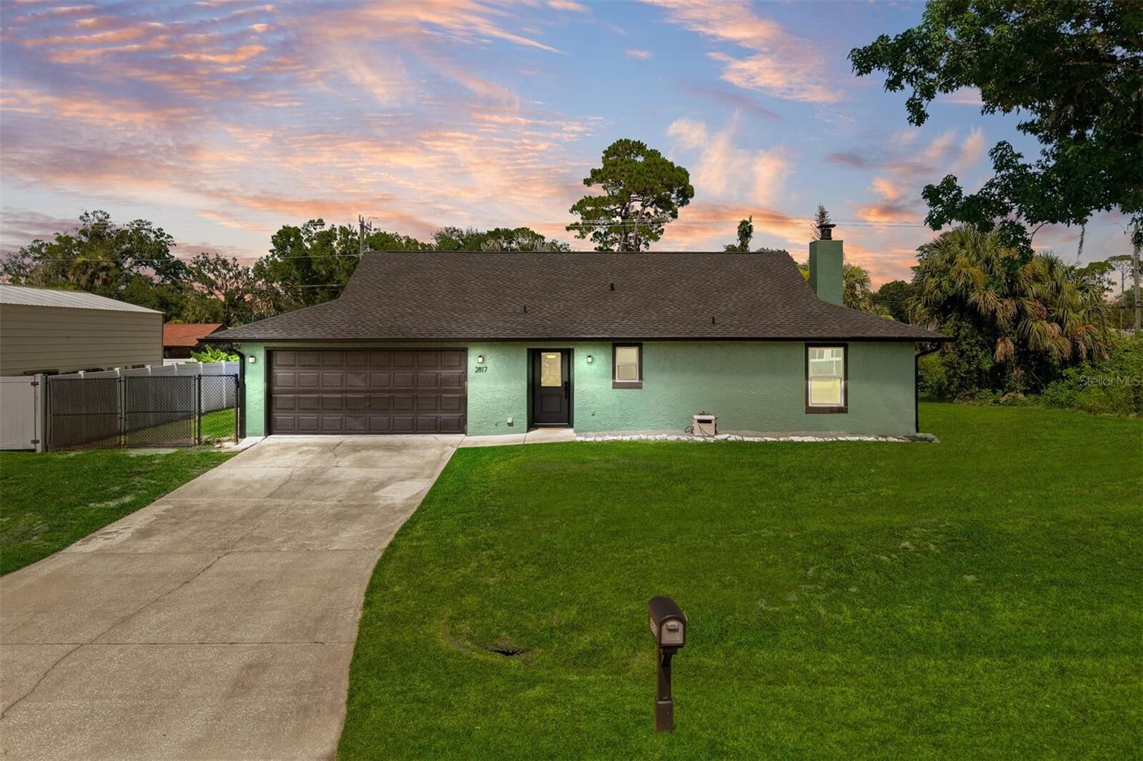 Property Photo:  2817 Yule Tree Drive  FL 32141 