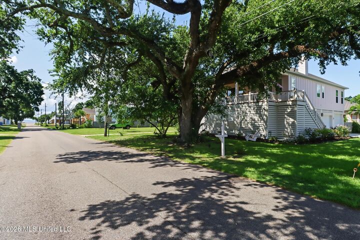 Property Photo:  402 S Nicholson Avenue  MS 39560 