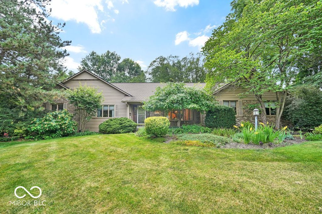 Property Photo: 11357 Brentwood Avenue IN 46077