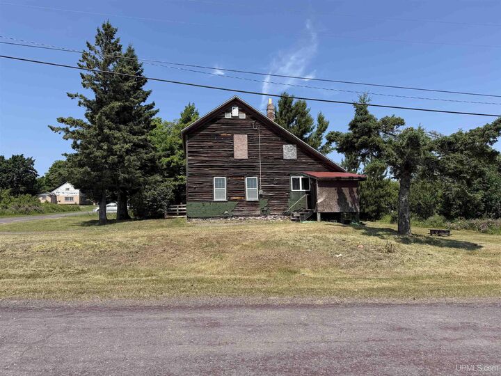 Property Photo:  44890 13th Street  MI 49905 