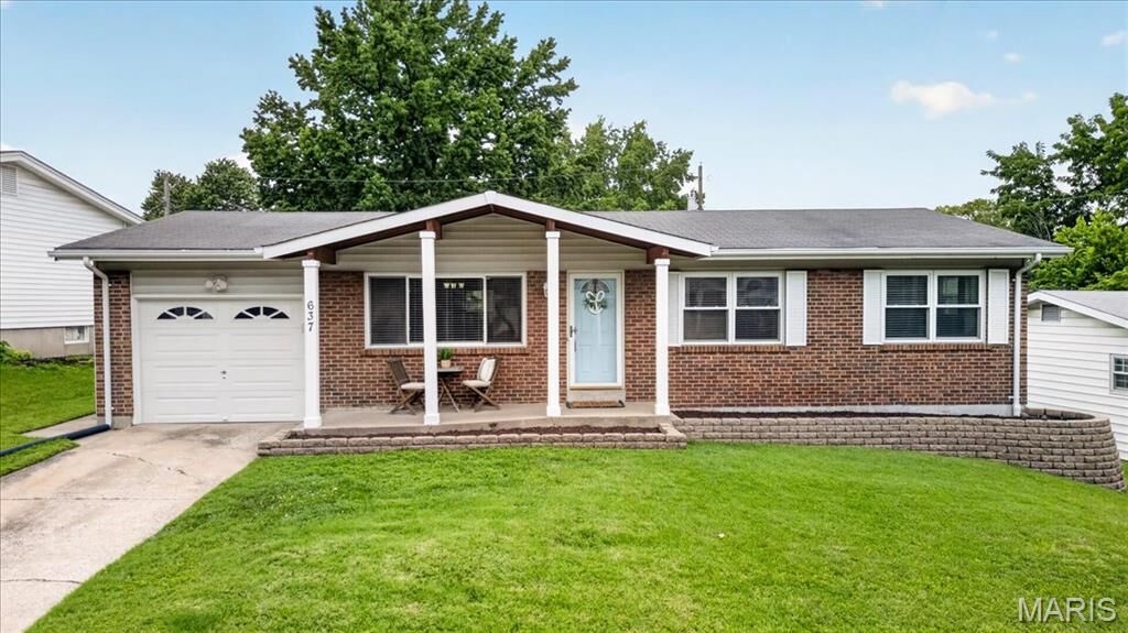 Property Photo: 637 S Pam Avenue MO 63301
