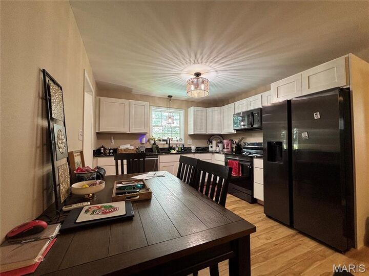 Property Photo: 709 W Sand Road MO 63730
