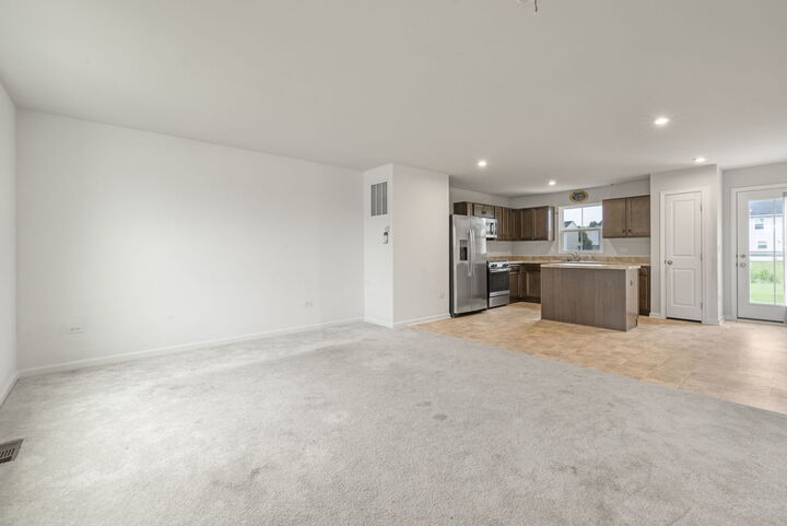 Property Photo: 211 Buckeye Street IL 60556