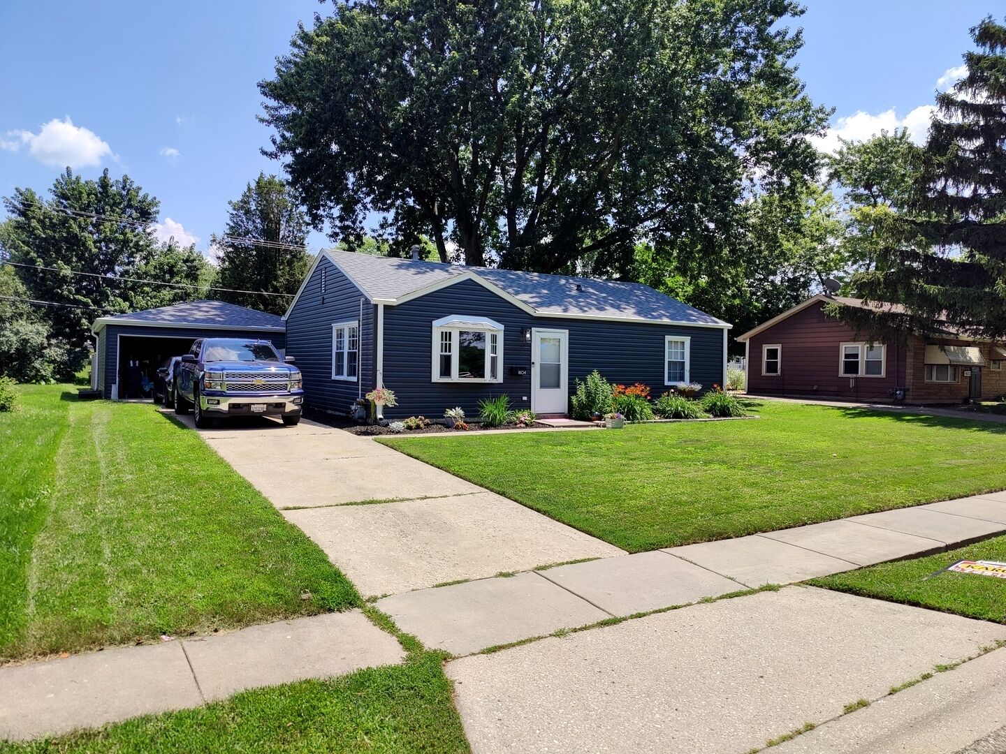 Property Photo:  1604 Burry Circle Drive  IL 60403 