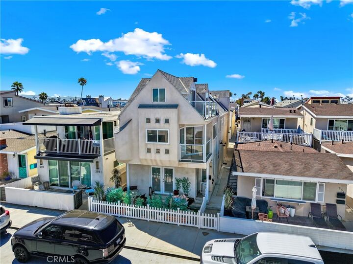 Property Photo:  206 30th 1/2  CA 92663 
