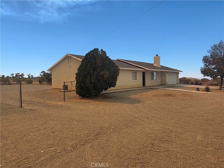 Property Photo: 11380 El Esteban CA 92371