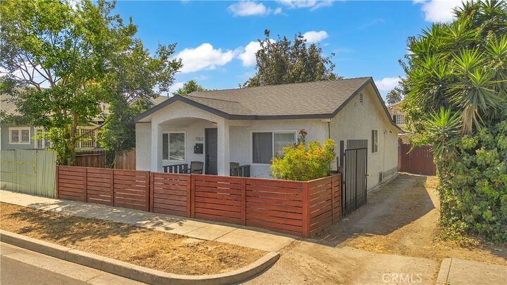 Property Photo:  1162 39th Place  CA 90037 