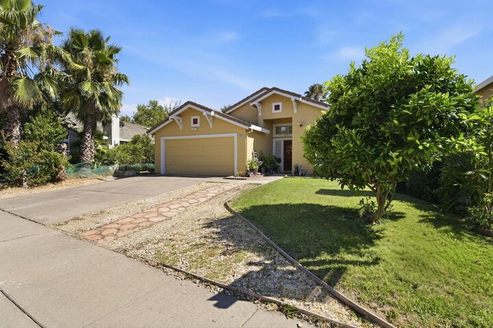 Property Photo: 6944 Storia Way CA 95758